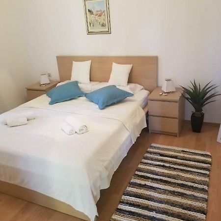Apartment Diana - Great Location, Cosy 2 Bedroom, 2 Bathroom Apt ククリカ エクステリア 写真