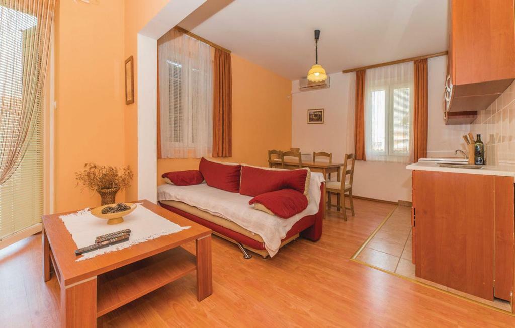 Apartment Diana - Great Location, Cosy 2 Bedroom, 2 Bathroom Apt ククリカ エクステリア 写真
