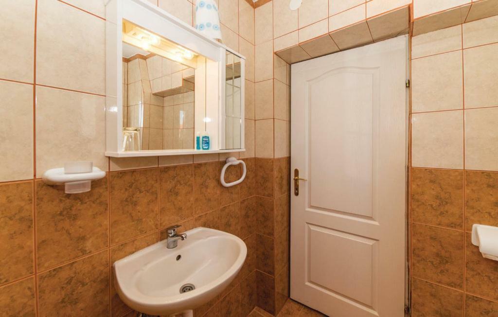 Apartment Diana - Great Location, Cosy 2 Bedroom, 2 Bathroom Apt ククリカ エクステリア 写真