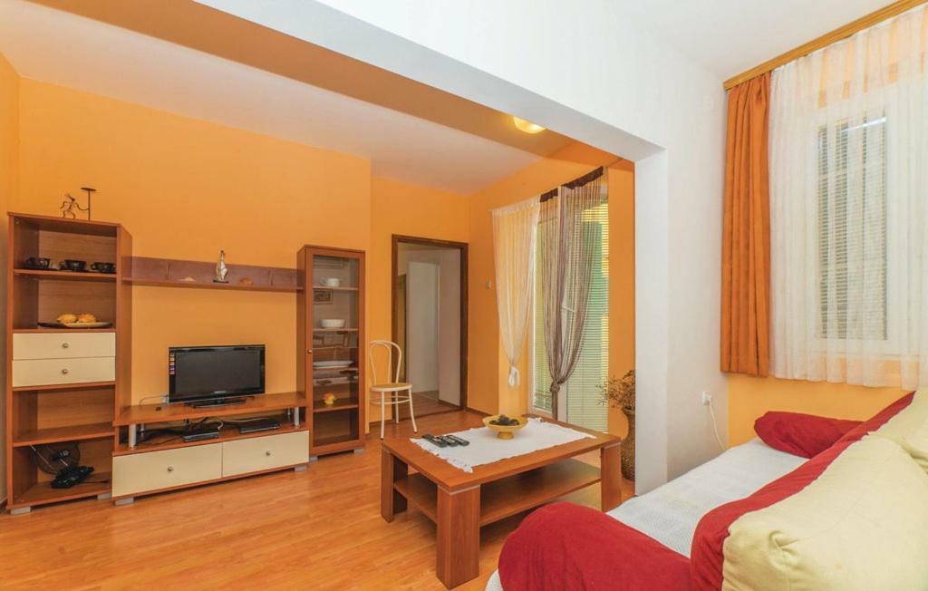 Apartment Diana - Great Location, Cosy 2 Bedroom, 2 Bathroom Apt ククリカ エクステリア 写真